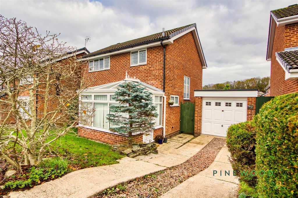 Property photo 1 of 33 Front / Garage