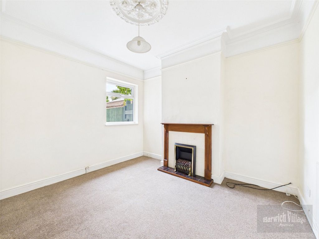 Property photo 3 of 17 Picture 3