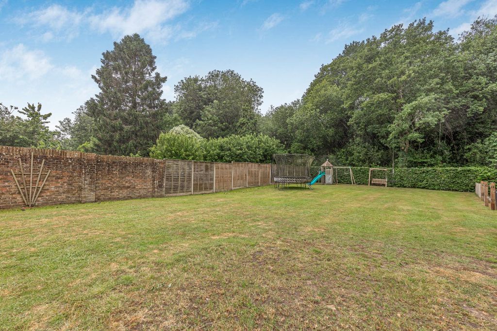 Property photo 2 of 26 Picture No. 34