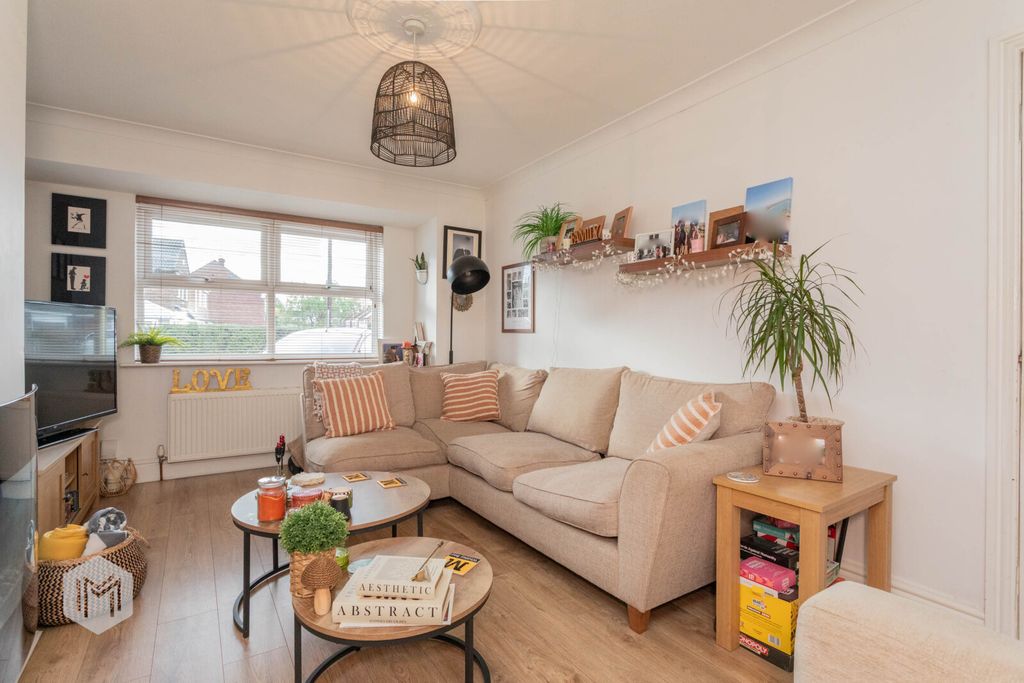 Property photo 3 of 27 Picture No. 18