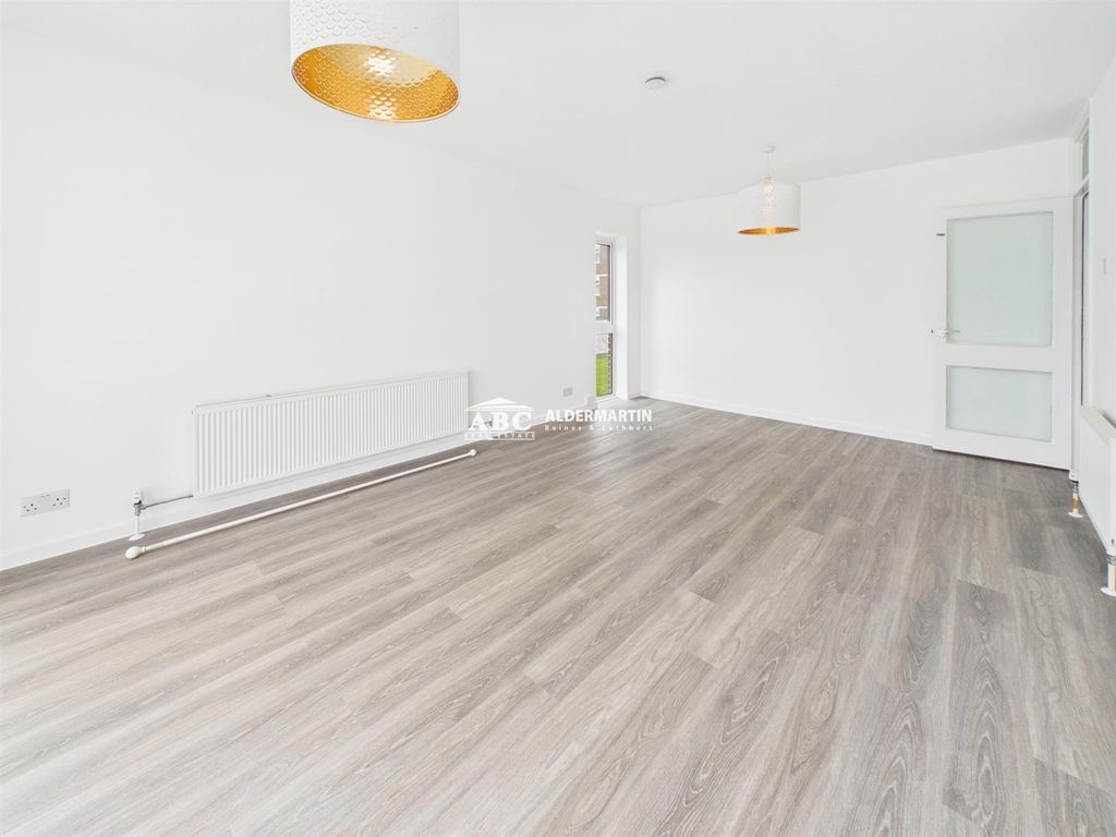 Property photo 3 of 14 Cam03827G0-Pr0142-Still004.Jpg