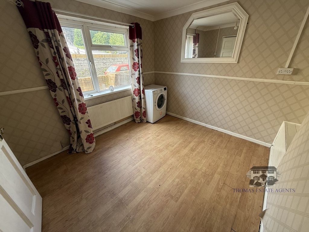 Property photo 3 of 18 Reception Room