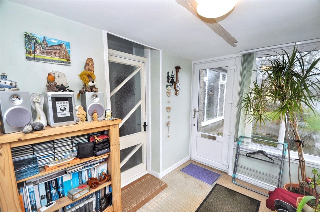 Property photo 2 of 16 Sun Room