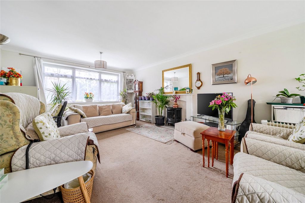 Property photo 2 of 20 Living Room