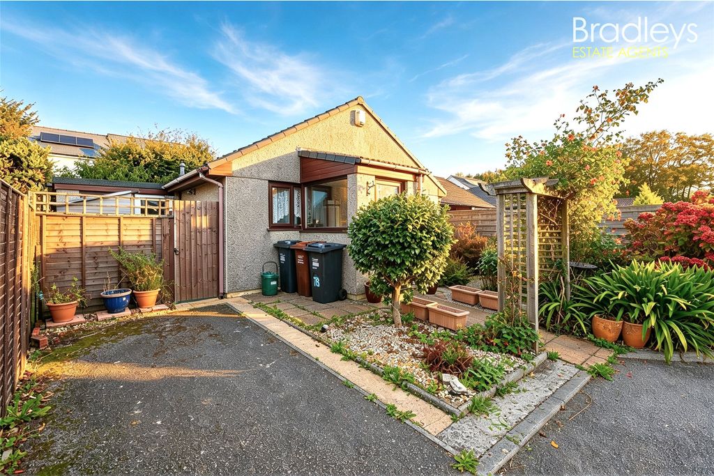 Property photo 3 of 15 Picture No. 33