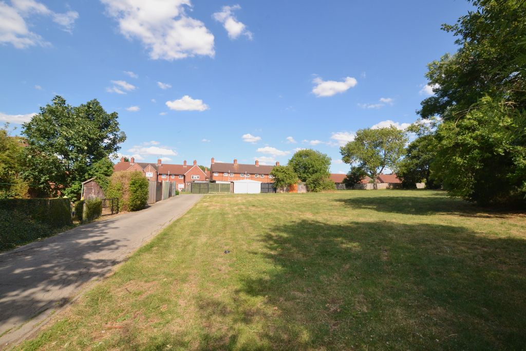 Property photo 2 of 21