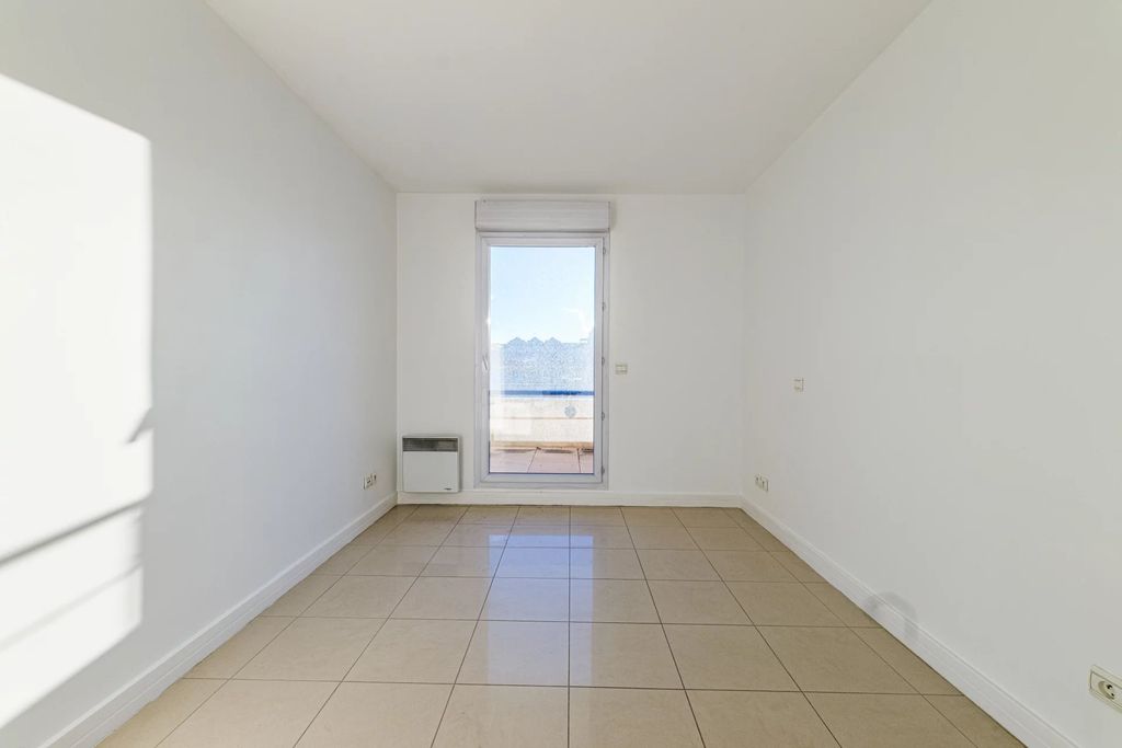 Property photo 3 of 48
