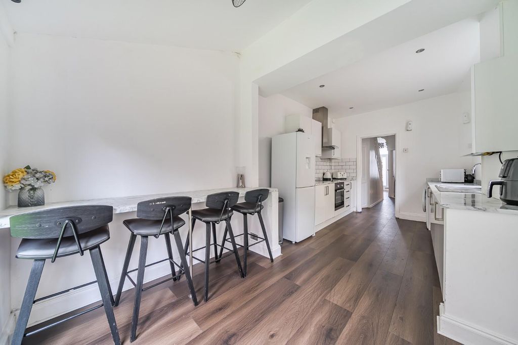 Property photo 3 of 14 1-69719E975E47F-1403392-12-6970d7B06d618-1.Jpg