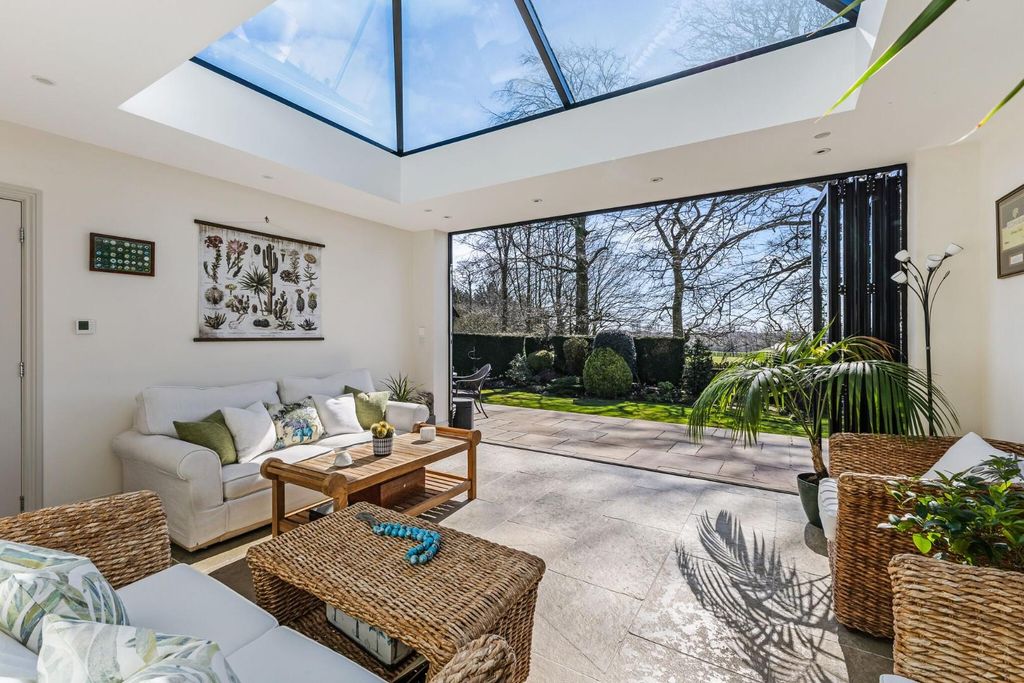 Property photo 2 of 35 86991_North-Lodge-Carlton-Lane   (16)_Low.Jpg