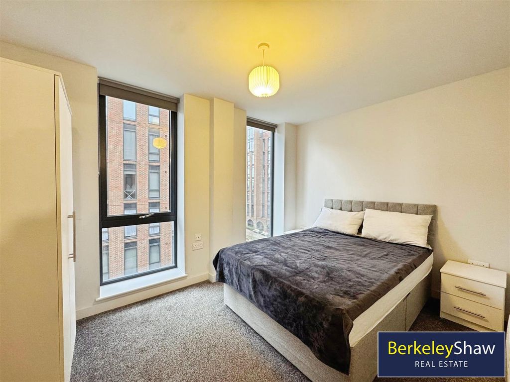 Property photo 3 of 11 Bedroom