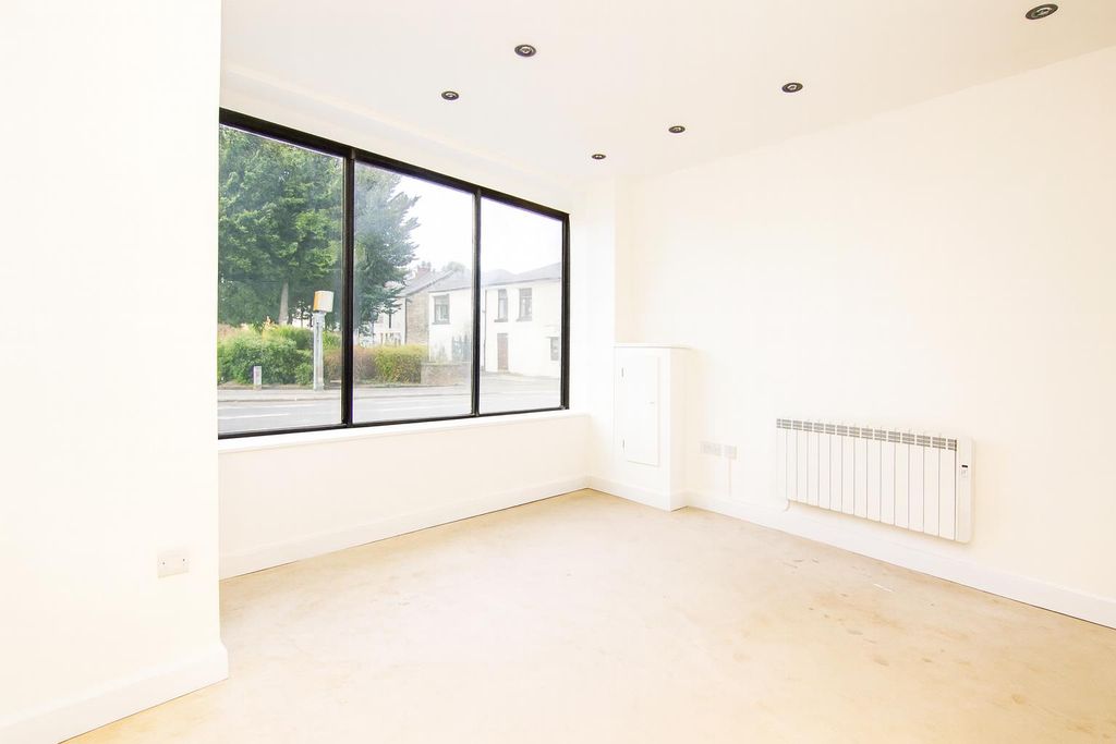 Property photo 2 of 3