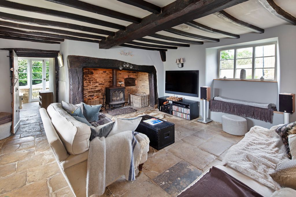 Property photo 2 of 13