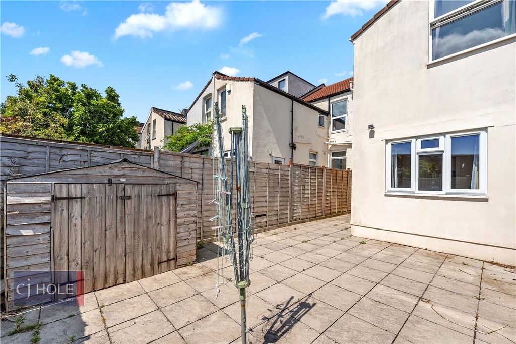 Property photo 3 of 22 Picture No. 30