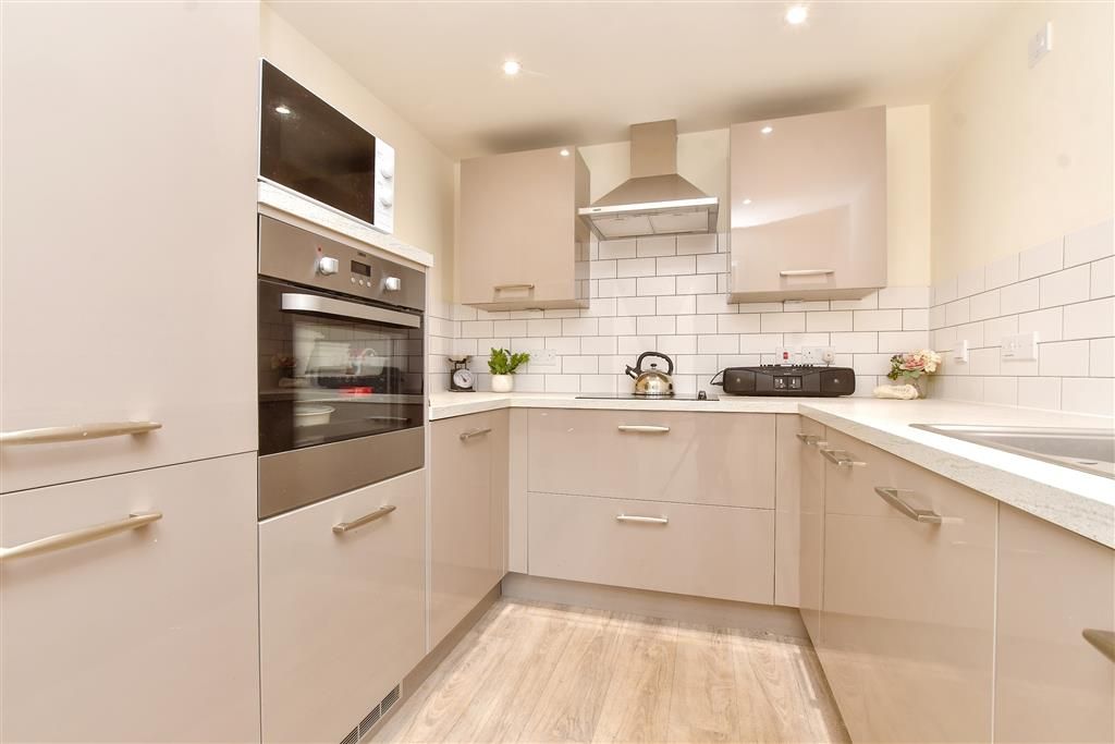 Property photo 2 of 19 Kitchen