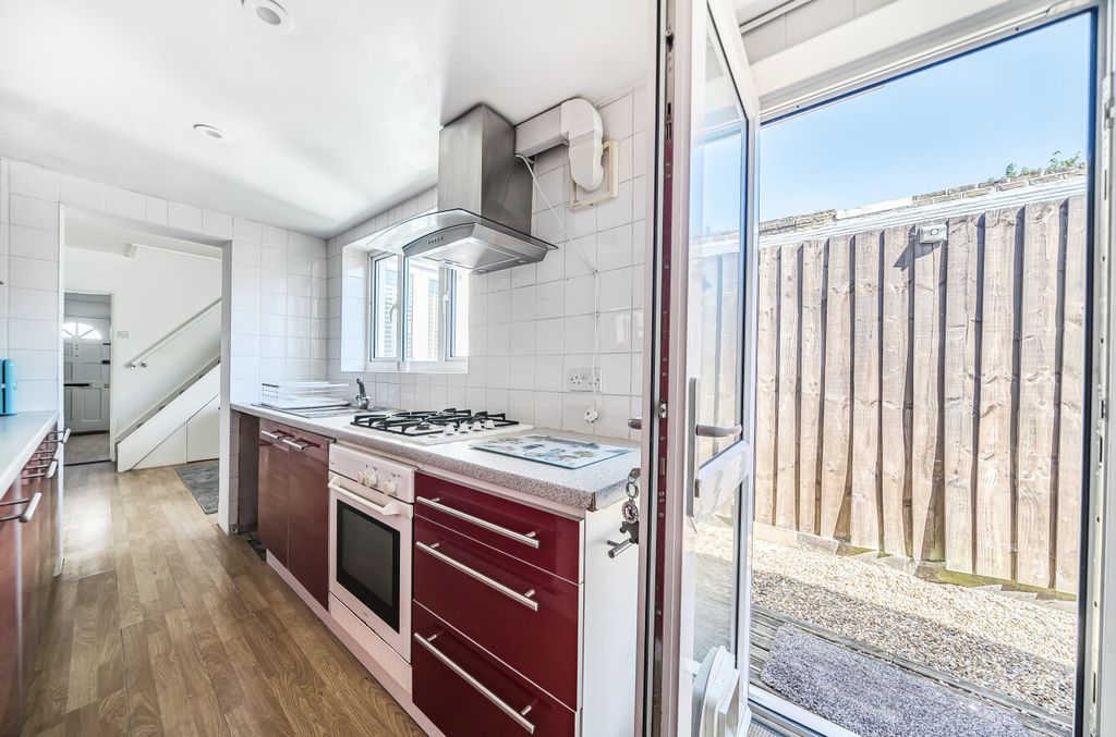 Property photo 3 of 17 1315370-9-68627Df...