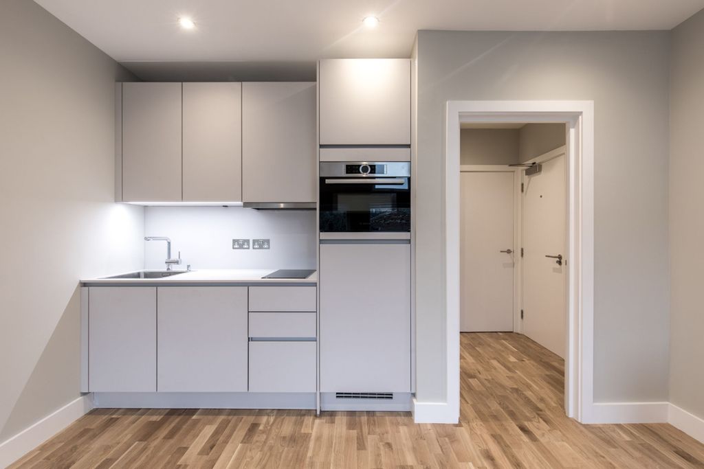 Property photo 1 of 10 Kitchen