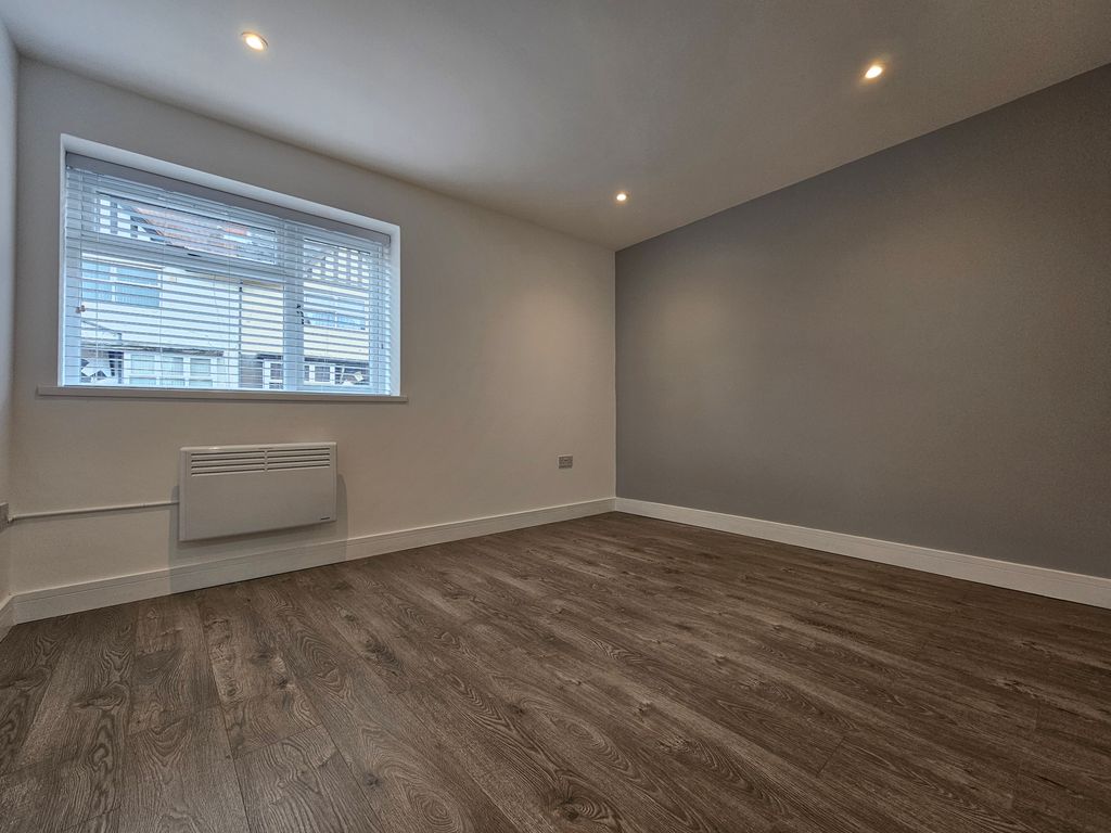 Property photo 3 of 18 Image