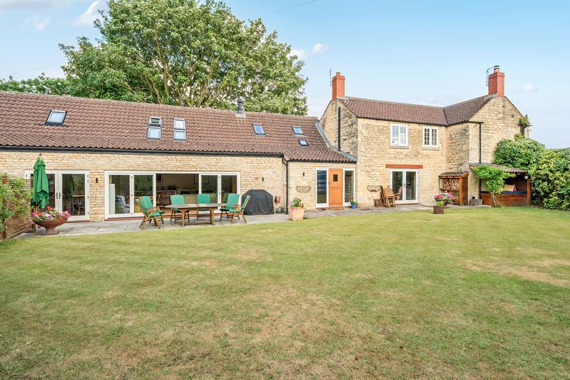 Property photo 1 of 26 Photo 6