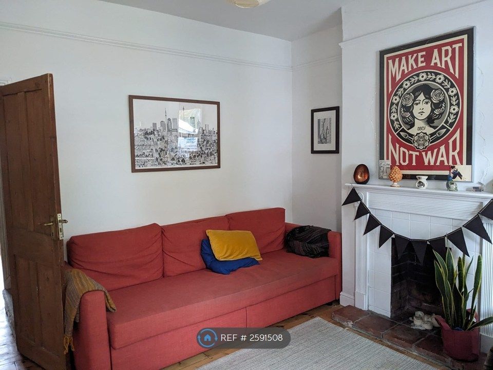 Property photo 2 of 10 Living Room