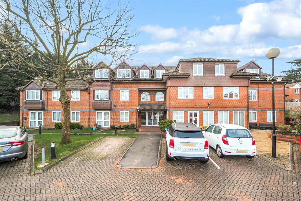 Property photo 1 of 10 Exterior: