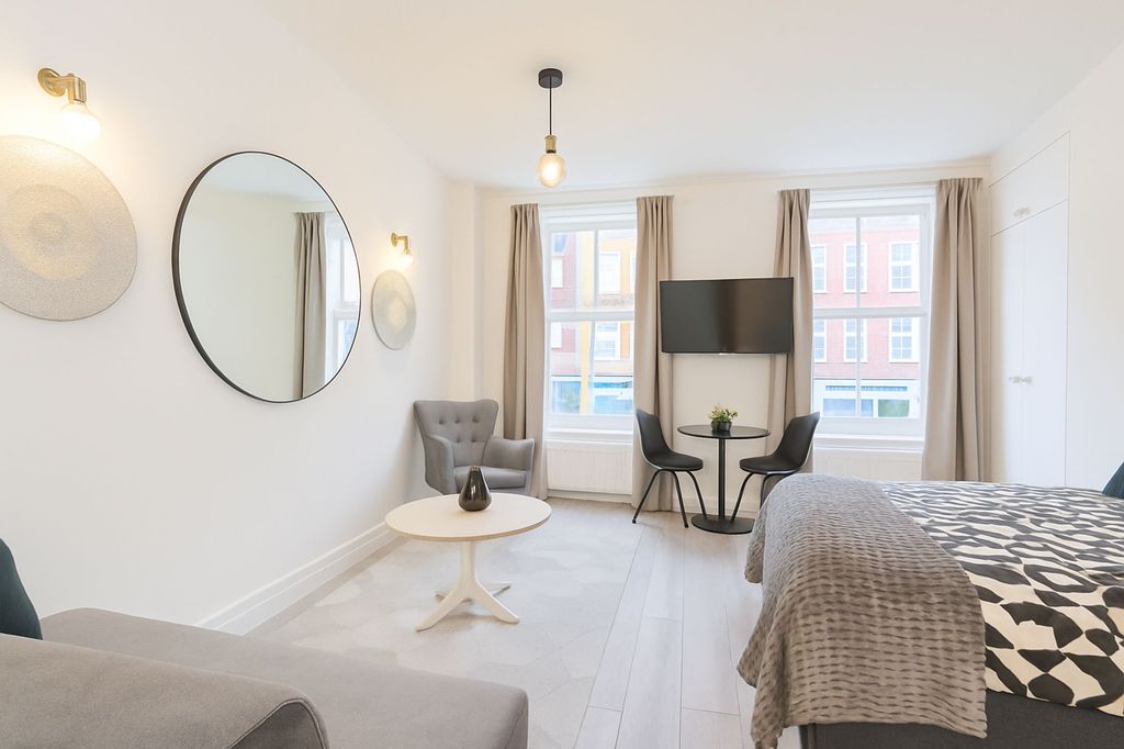 Property photo 3 of 6