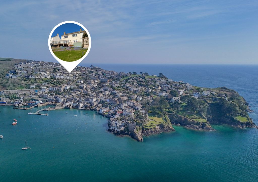 Property photo 2 of 17 12 Greenbank, Polruan (1)