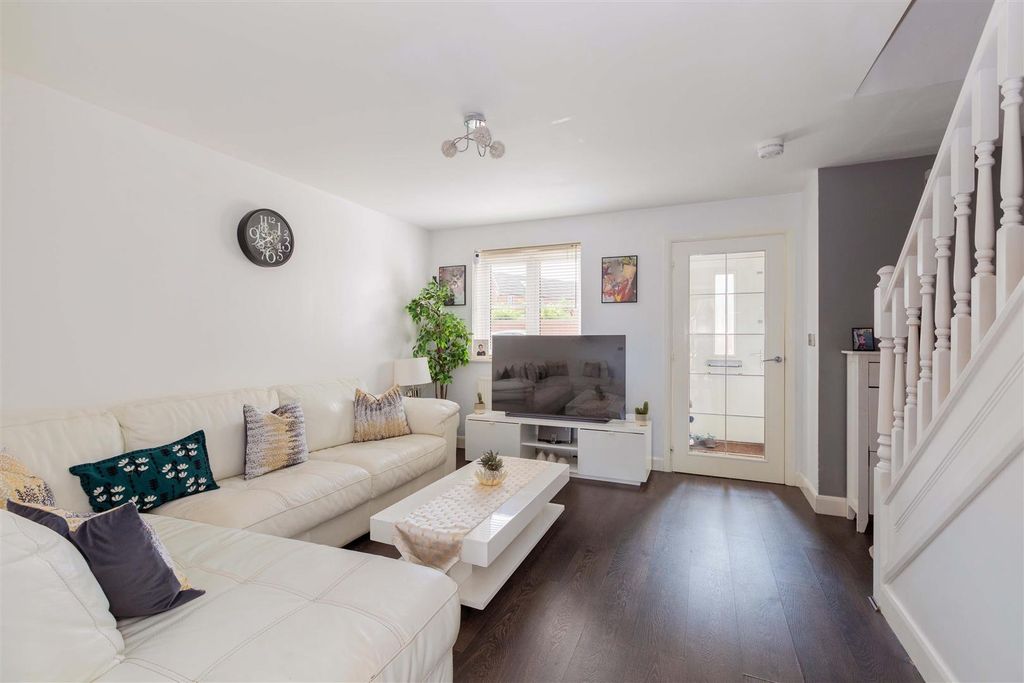 Property photo 2 of 15 225 Eltham Avenue-7.Jpg