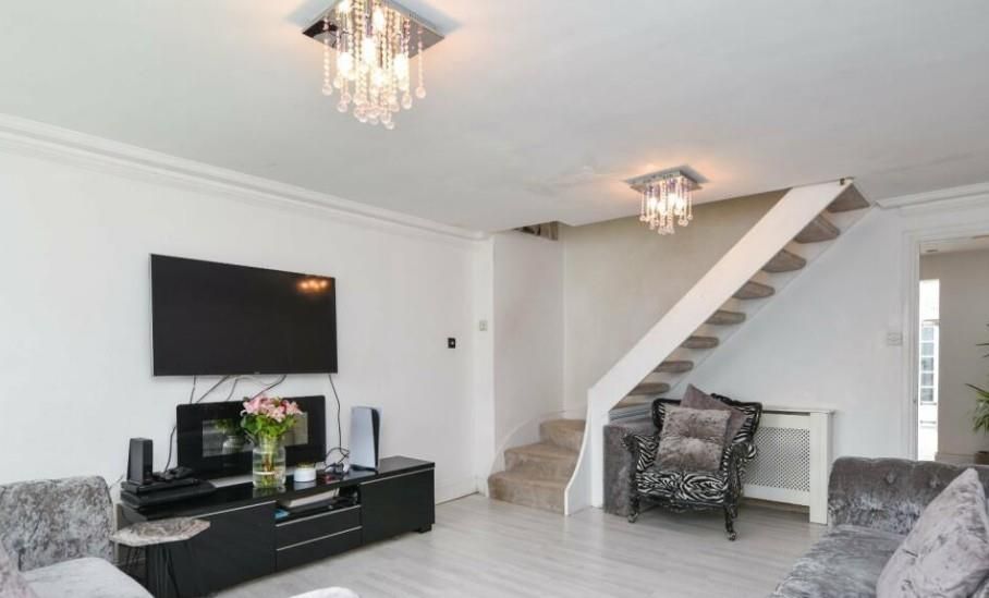 Property photo 2 of 16