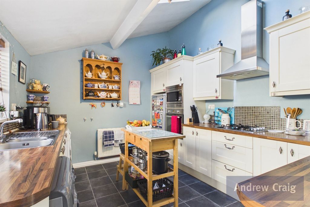 Property photo 3 of 24 Kitchen