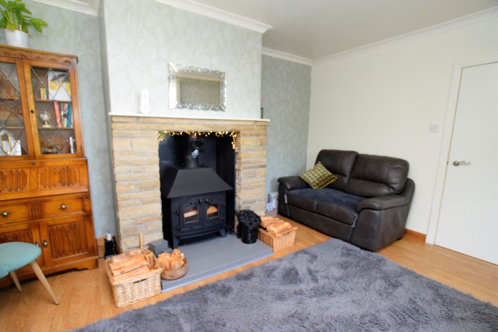 Property photo 3 of 33