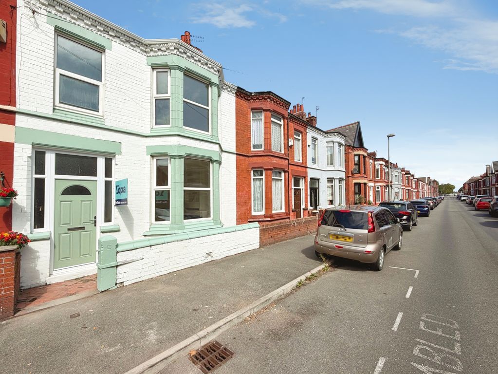 Property photo 1 of 8 4