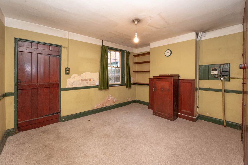 Property photo 3 of 8