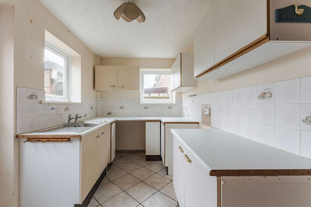 Property photo 3 of 11