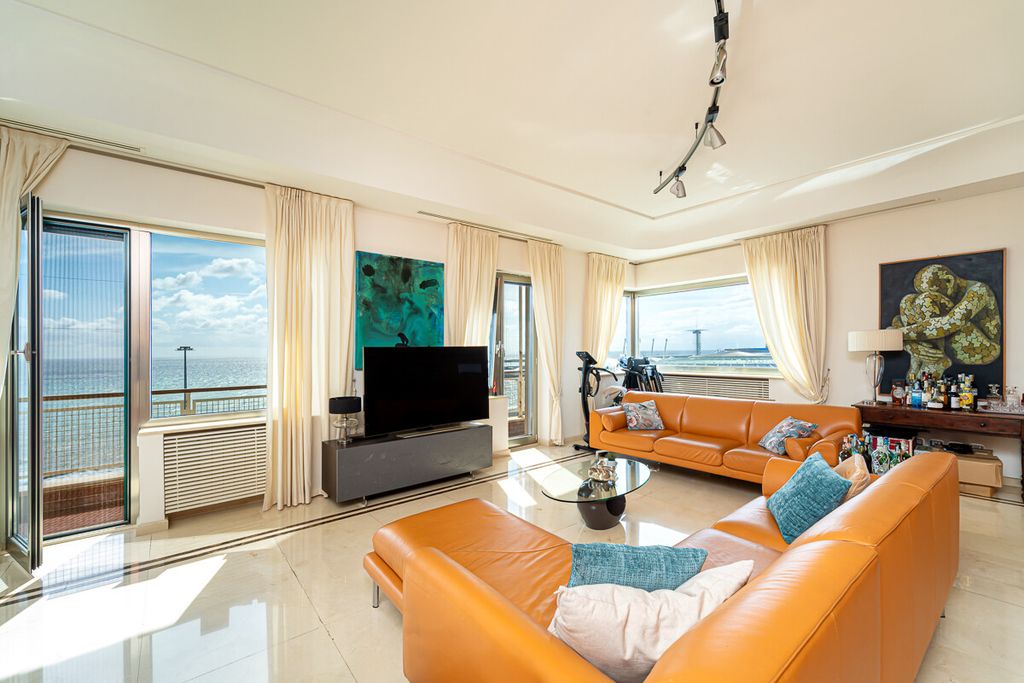 Property photo 3 of 40