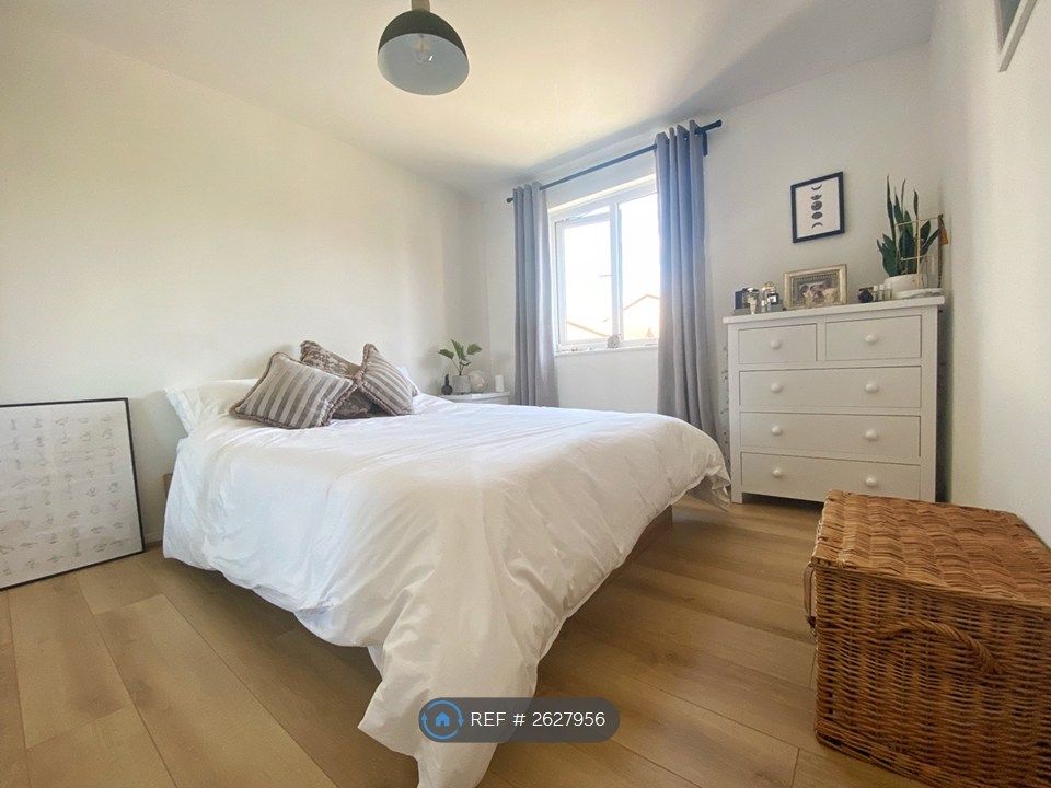 Property photo 3 of 7 Bedroom