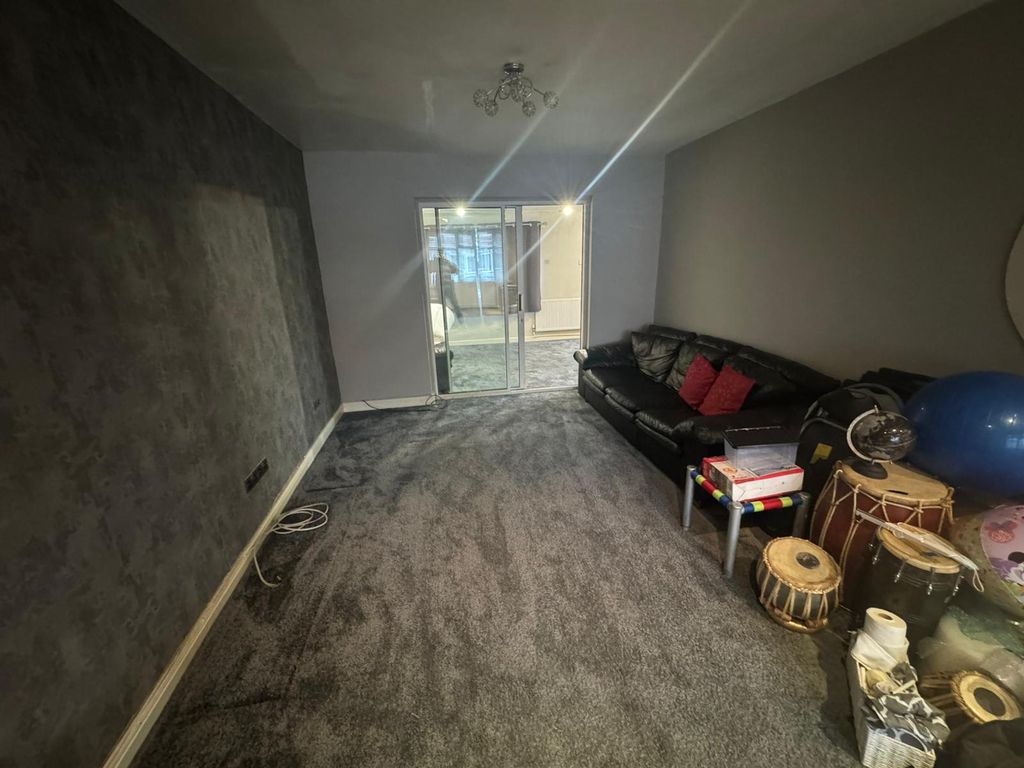 Property photo 3 of 15