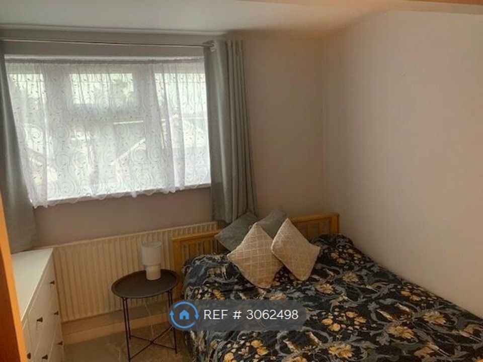 Property photo 1 of 2