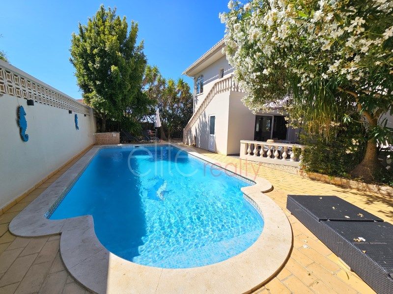 Property photo 1 of 42