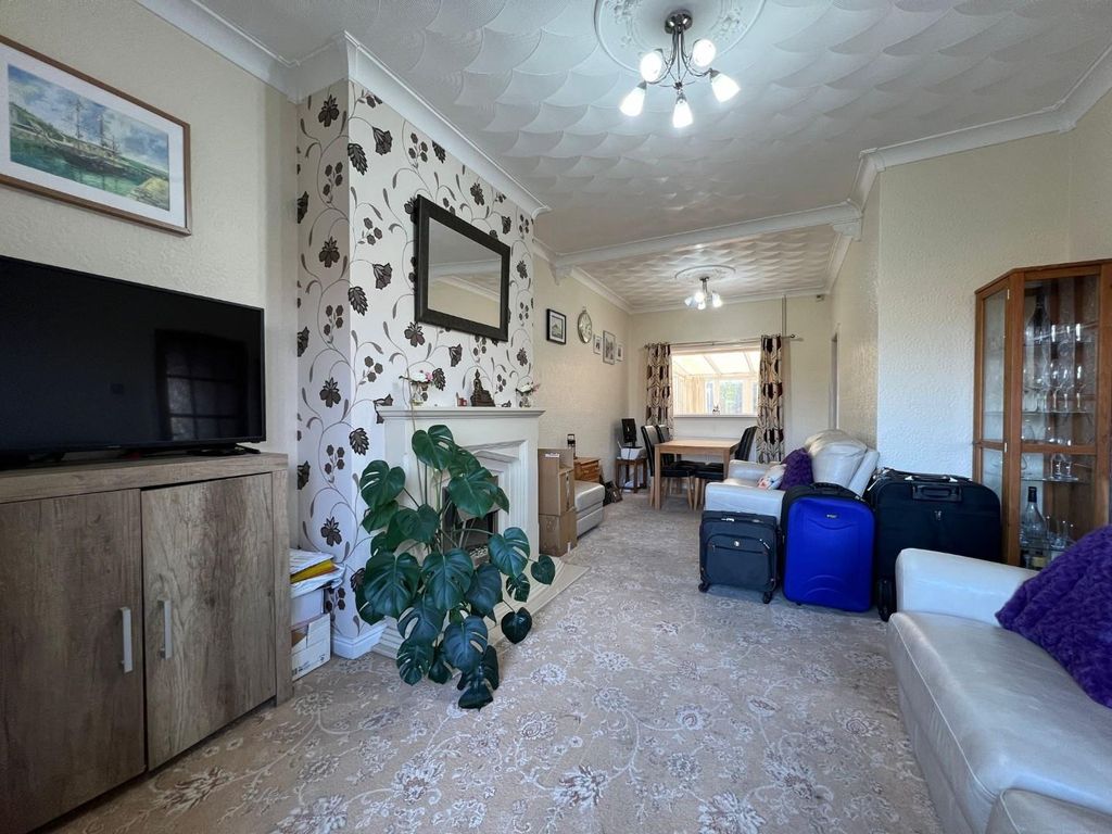 Property photo 3 of 15 0394c849-5c2c-4833-B12B-c8E50914F092.Jpg