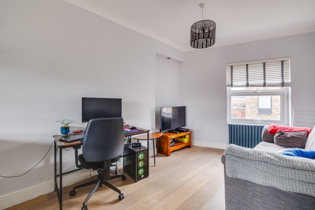 Property photo 1 of 6