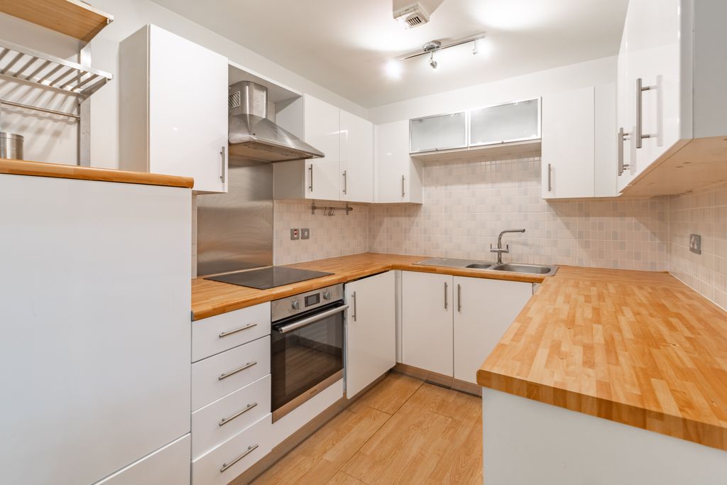 Property photo 2 of 18 Photo 15