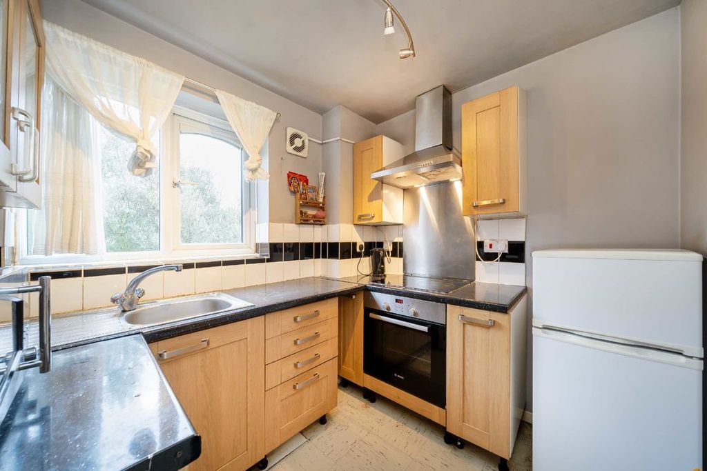 Property photo 3 of 5