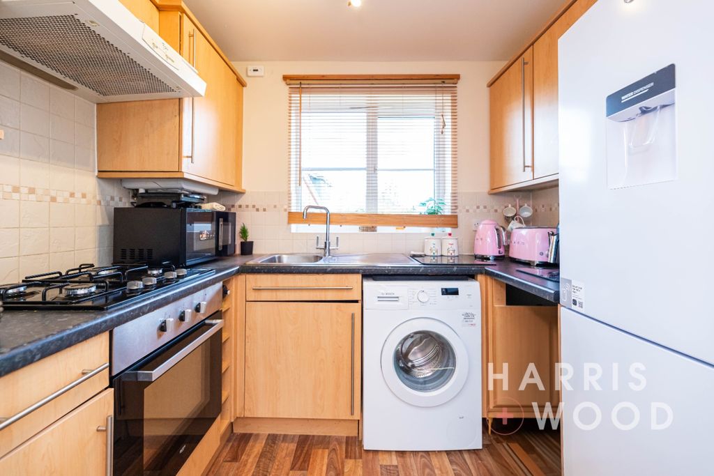 Property photo 3 of 17 4018707