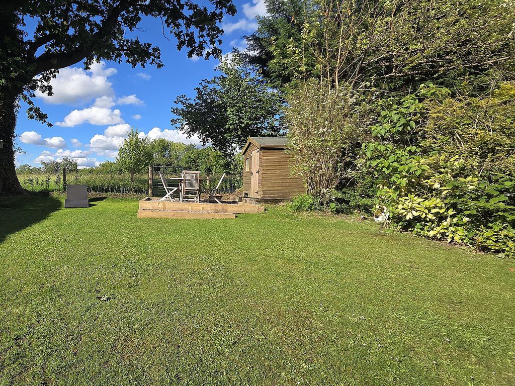 Property photo 2 of 29