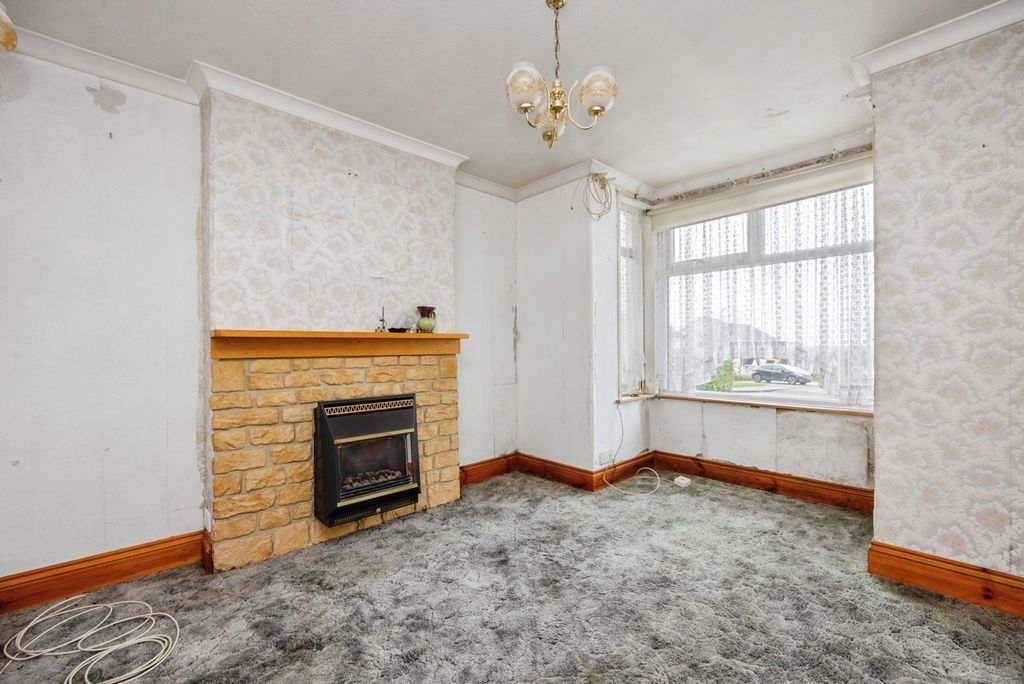 Property photo 2 of 17 Photo