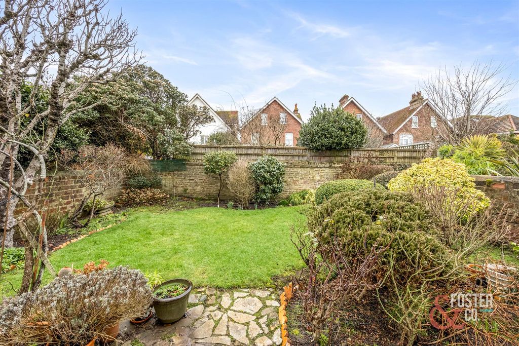 Property photo 2 of 26 Langdale Road, 41-006.Jpg