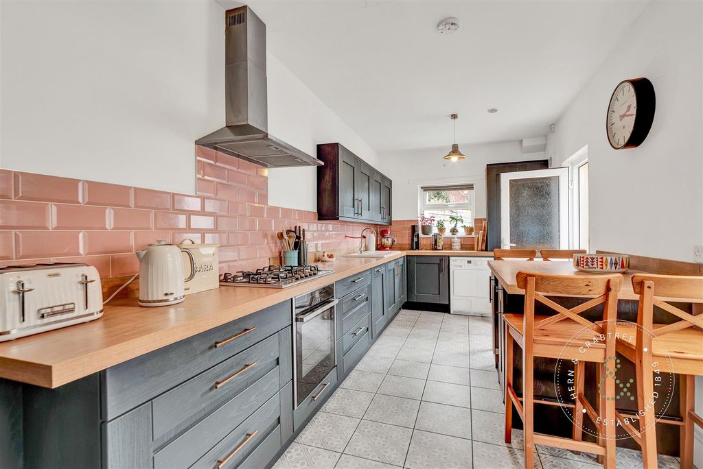 Property photo 2 of 31 Romilly-Crescent-25.Jpg