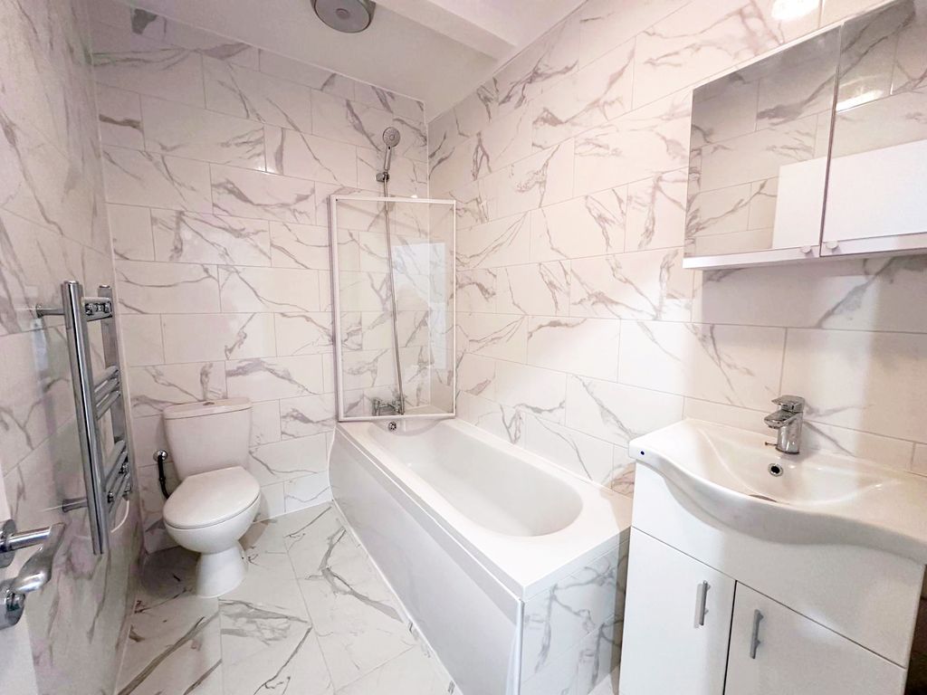 Property photo 2 of 5 Bathroom