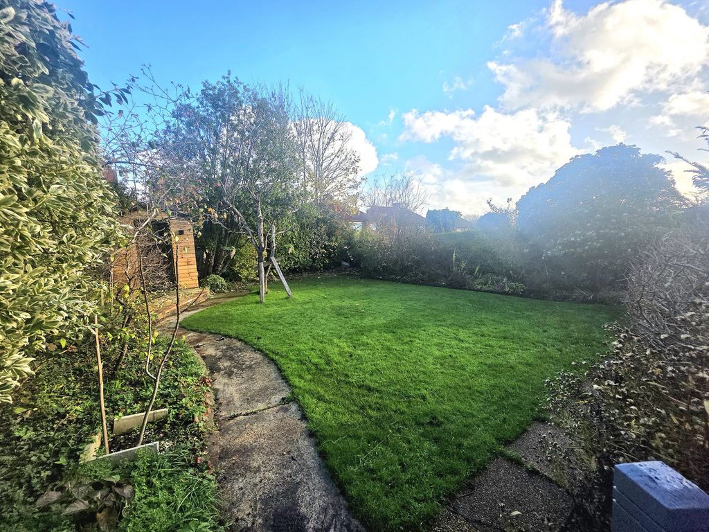 Property photo 3 of 16 4