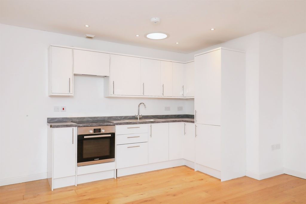 Property photo 2 of 17 Image